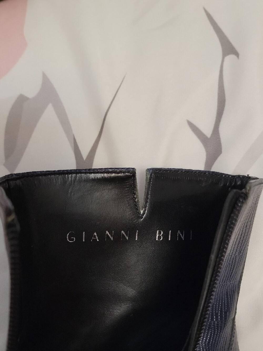 GIANNI BINI size 7 Pointed Toe Ankle Boot - Navy Reptile - Picture 3 of 6